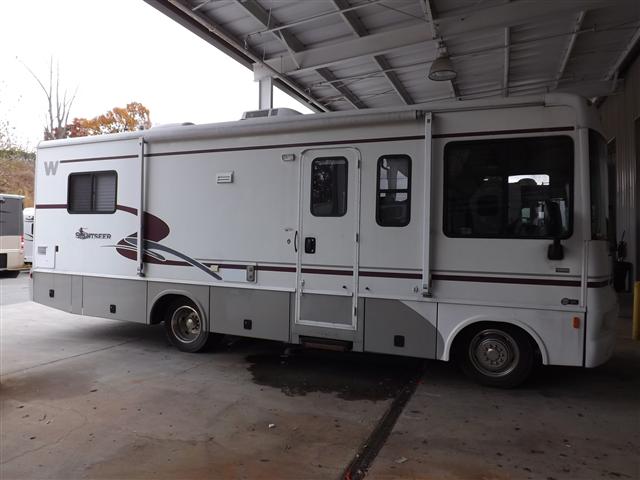 2002 Winnebago Sightseer